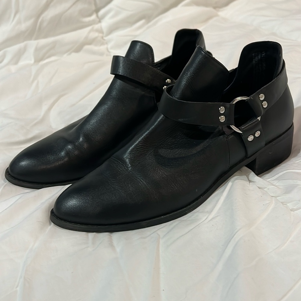 Harness booties leather